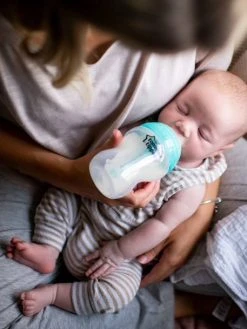 Kit De Naissance Anti-Colique TOMMEE TIPPEE Bleu - Tommee Tippee 8 Kit De Naissance Anti-Colique TOMMEE TIPPEE Bleu - Tommee Tippee -Buki France Shop kit de naissance anti colique tommee tippee 3