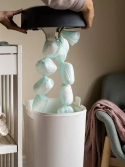 Poubelle Twist & Click XL Tommee Tippee Sangenic Blanc - Tommee Tippee 11 Poubelle Twist & Click XL Tommee Tippee Sangenic Blanc - Tommee Tippee -Buki France Shop poubelle twist click xl tommee tippee sangenic 5